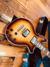 Load image into Gallery viewer, Maton MS 2000 Deluxe