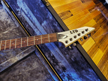 Load image into Gallery viewer, LTD M-10