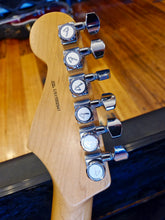 Load image into Gallery viewer, Fender USA Standard 2015 - Refinished