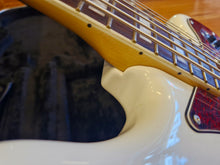 Load image into Gallery viewer, Squire Classic Vibe VI - 2016