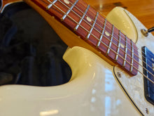 Load image into Gallery viewer, Fender Mustang 2017 - Mexico