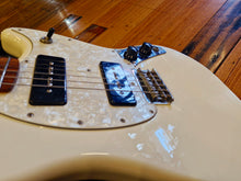 Load image into Gallery viewer, Fender Mustang 2017 - Mexico
