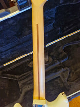 Load image into Gallery viewer, Fender Mustang 2017 - Mexico