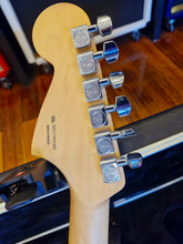 Load image into Gallery viewer, Fender Mustang 2017 - Mexico