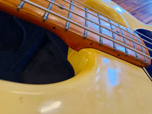 Load image into Gallery viewer, Vintage Musicman Stingray 1979