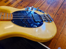 Load image into Gallery viewer, Vintage Musicman Stingray 1979