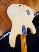 Load image into Gallery viewer, Vintage Musicman Stingray 1979