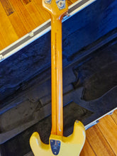 Load image into Gallery viewer, Vintage Musicman Stingray 1979