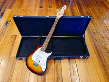 Load image into Gallery viewer, Peavey Raptor Plus Series - Sunburst