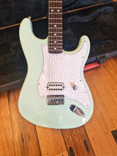 Load image into Gallery viewer, Fender Tom Delonge Stratocaster - 2002
