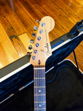 Load image into Gallery viewer, Fender Stratocaster