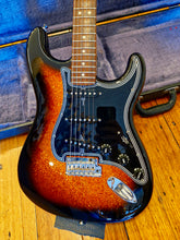 Load image into Gallery viewer, Fender USA Standard Stratocaster 2010 – Custom Heavy Orange Candy Metal Flake Burst