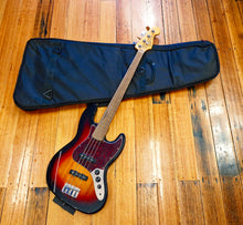 Load image into Gallery viewer, Squier Classic Vibe 60s Jazz Bass Fretless
