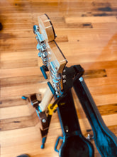 Load image into Gallery viewer, Vertigo model A