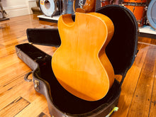 Load image into Gallery viewer, Gibson ES-175 (1968)