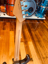 Load image into Gallery viewer, Fender American Standard Stratocaster