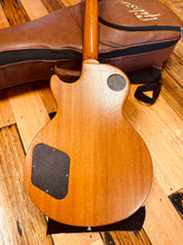 Load image into Gallery viewer, Gibson Les Paul Tribute Gold top