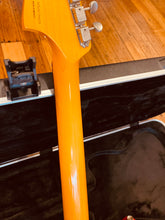 Load image into Gallery viewer, Fender Classic Series '60s Jaguar