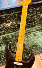Load image into Gallery viewer, Fender David Gilmour Custom shop - 2011