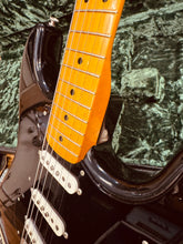 Load image into Gallery viewer, Fender David Gilmour Custom shop - 2011