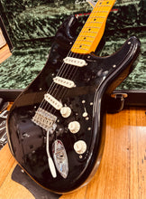 Load image into Gallery viewer, Fender David Gilmour Custom shop - 2011
