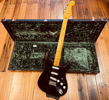 Load image into Gallery viewer, Fender David Gilmour Custom shop - 2011