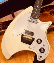 Load image into Gallery viewer, Ovation Breadwinner- 1973