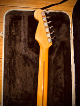 Load image into Gallery viewer, Fender Standard Stratocaster 1995 - Electric Blue