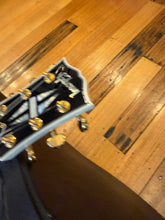 Load image into Gallery viewer, Gibson Les Paul Custom shop 2021 - Alpine White