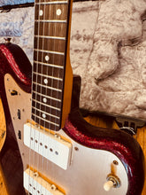 Load image into Gallery viewer, Fender J Mascis Jazzmaster - Purple