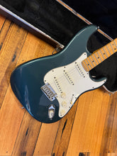 Load image into Gallery viewer, Fender Stratocaster 1984