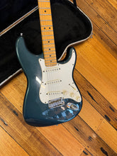 Load image into Gallery viewer, Fender Stratocaster 1984