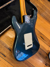 Load image into Gallery viewer, Fender Stratocaster 1984