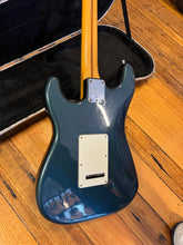 Load image into Gallery viewer, Fender Stratocaster 1984