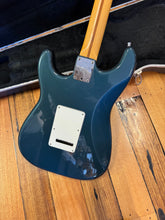 Load image into Gallery viewer, Fender Stratocaster 1984