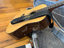 Load image into Gallery viewer, Maton Custom Shop Flatpicker