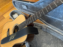 Load image into Gallery viewer, Maton Custom Shop Flatpicker