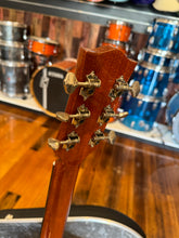 Load image into Gallery viewer, Maton Custom Shop Flatpicker