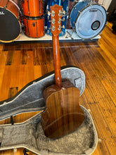 Load image into Gallery viewer, Maton Custom Shop Flatpicker