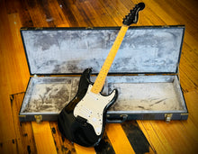 Load image into Gallery viewer, Squier Contemporary Stratocaster Special - Black