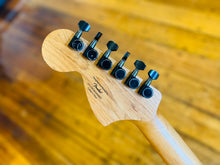 Load image into Gallery viewer, Squier Contemporary Stratocaster Special - Black