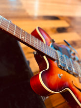 Load image into Gallery viewer, Maton Sapphire Deluxe 303/6