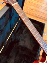 Load image into Gallery viewer, Maton Sapphire Deluxe 303/6