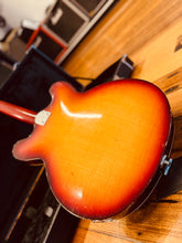 Load image into Gallery viewer, Maton Sapphire Deluxe 303/6