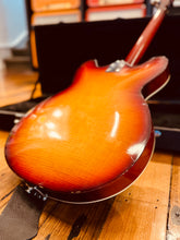 Load image into Gallery viewer, Maton Sapphire Deluxe 303/6