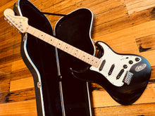 Load image into Gallery viewer, Fender Stratocaster Billy Corgan signature