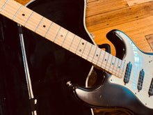 Load image into Gallery viewer, Fender Stratocaster Billy Corgan signature