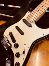 Load image into Gallery viewer, Fender Stratocaster Billy Corgan signature