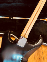 Load image into Gallery viewer, Fender Stratocaster Billy Corgan signature