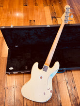 Load image into Gallery viewer, Fender 60th Anniversary Road Worn ’60s Jazz Bass